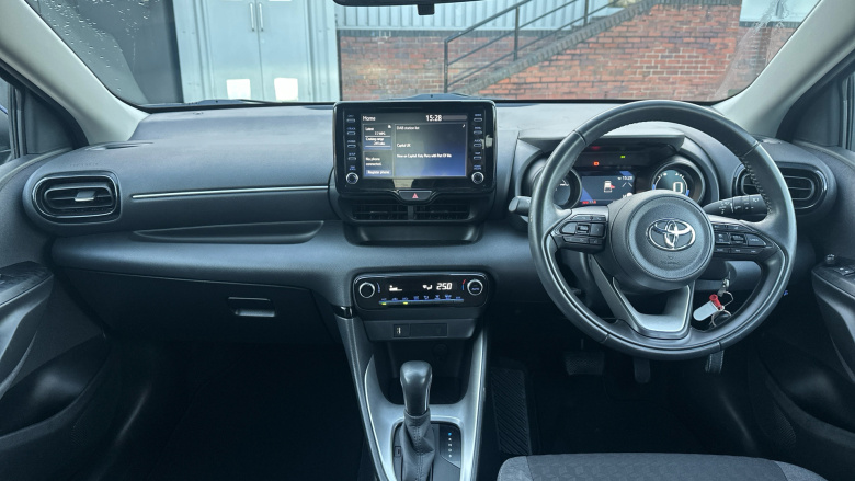 Toyota Yaris 1.5 Hybrid Design 5dr CVT Hybrid Hatchback